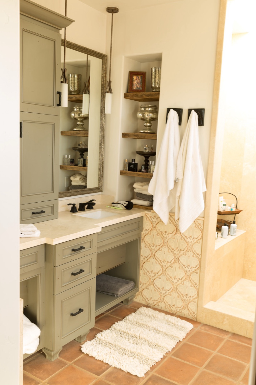 Spanish Revival, bathroom